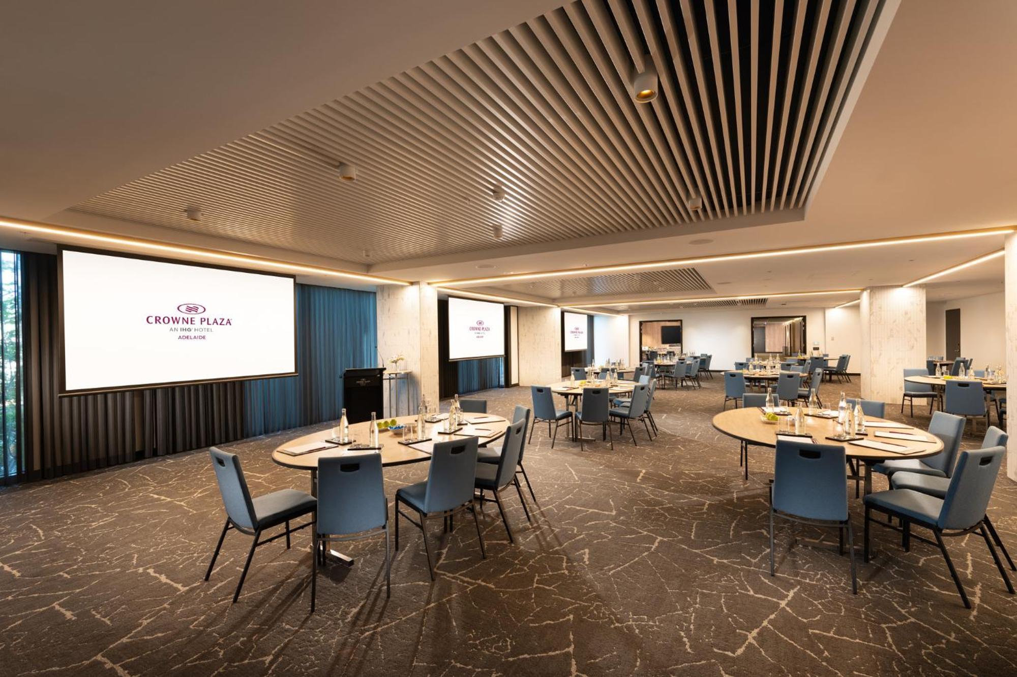Crowne Plaza Adelaide, an IHG Hotel Exterior foto