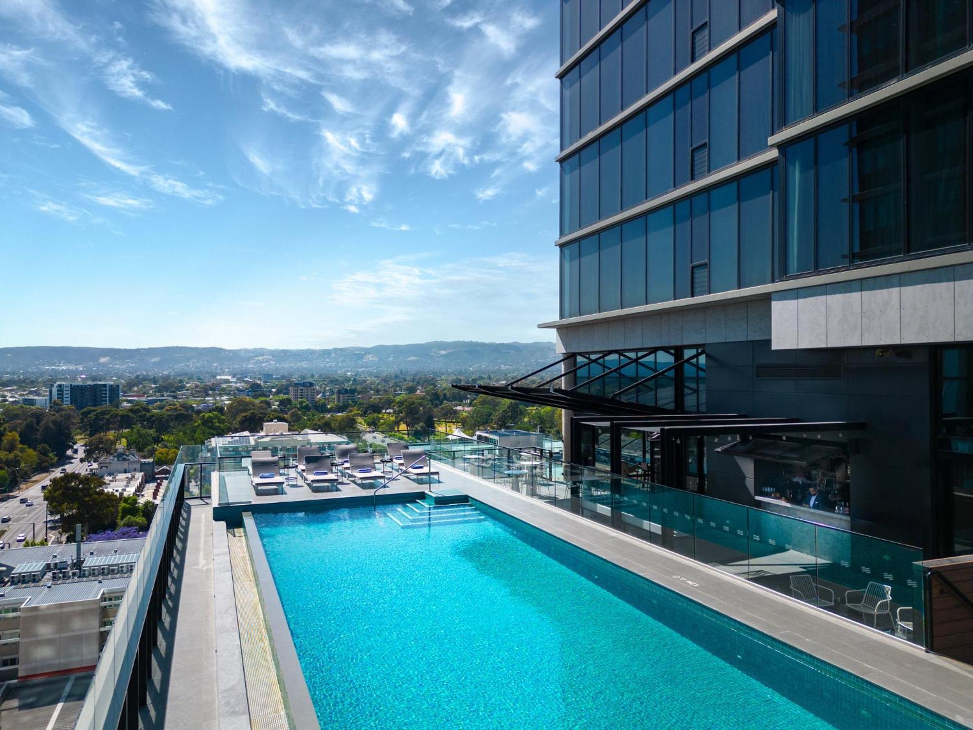 Crowne Plaza Adelaide, an IHG Hotel Exterior foto